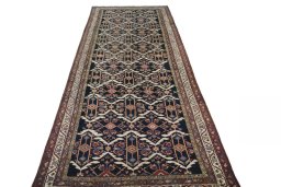 Surface texture of New Bakhtiar rug with natural Wool and intricate pattern