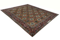 Close-up detail of 1930s Bakhtiar rug from Iran / Persia showing Wool weave