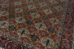 Central medallion detail of 1930s Bakhtiar rug from Iran / Persia