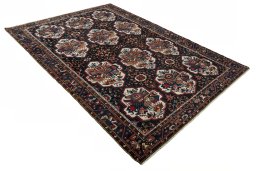 Close-up detail of 1950s Bakhtiar rug from Iran / Persia showing Wool weave