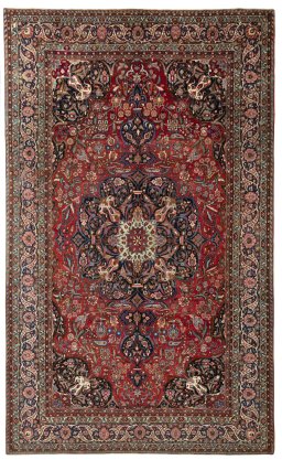 Full view of 1930s Bakhtiar rug from Iran / Persia, 505 × 308 cm in Red tones