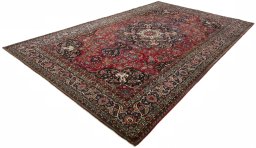 Corner detail of 1930s Bakhtiar rug showing border pattern and Wool pile