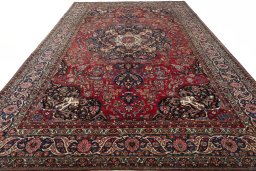 Surface texture of 1930s Bakhtiar rug with natural Wool and intricate pattern