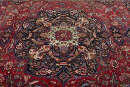 Central medallion detail of 1930s Bakhtiar rug from Iran / Persia