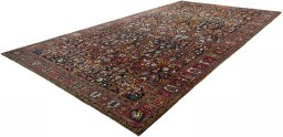 Corner detail of 1930s Bakhtiar rug showing border pattern and Wool pile