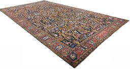 Close-up detail of 1930s Bakhtiar rug from Iran / Persia showing Wool weave
