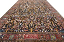 Central medallion detail of 1930s Bakhtiar rug from Iran / Persia
