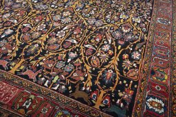 Close-up detail of 1930s Bakhtiar rug from Iran / Persia showing Wool weave