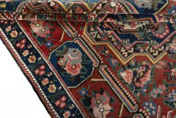 Close-up detail of 1930s Bakhtiar rug from Iran / Persia showing Wool weave