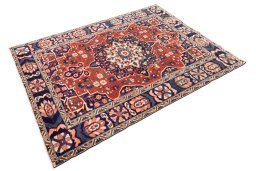 Corner detail of 2001s Bakhtiar rug showing border pattern and Wool pile