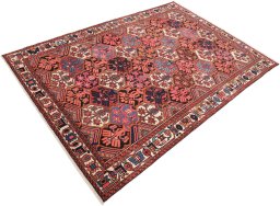 Corner detail of 1970s Bakhtiar rug showing border pattern and Wool pile