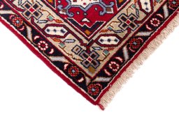 Central medallion detail of 1960s Bakhtiar rug from Iran / Persia