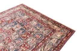 Surface texture of 2000s Bakhtiar rug with natural Wool and intricate pattern