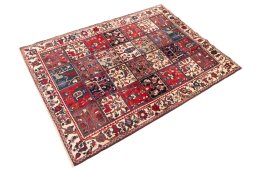 Close-up detail of 1985s Bakhtiar rug from Iran / Persia showing Wool weave