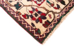 Central medallion detail of 1985s Bakhtiar rug from Iran / Persia