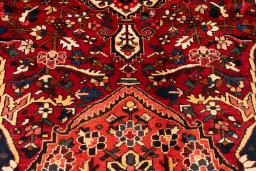 Close-up detail of 1990s Bakhtiar rug from Iran / Persia showing Wool weave