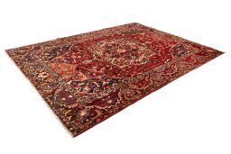 Surface texture of 1990s Bakhtiar rug with natural Wool and intricate pattern