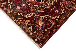Close-up detail of 1990s Bakhtiar rug from Iran / Persia showing Wool weave