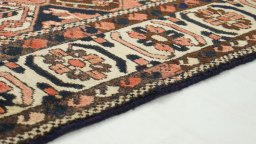 Central medallion detail of 1990s Bakhtiar rug from Iran / Persia
