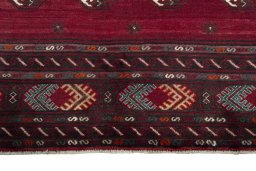 Central medallion detail of 2000s Baloch rug from Iran / Persia