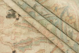 Corner detail of 1900s Dorokhsh rug showing border pattern and Wool pile