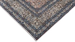 Backside of handmade 1910s Dorokhsh rug showing knot structure and weave density