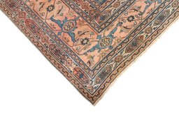 Backside of handmade 1900s Dorokhsh rug showing knot structure and weave density