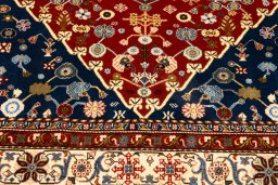 Close-up detail of New Ghashghai rug from Iran / Persia showing Wool weave