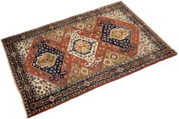 Close-up detail of New Ghashghai rug from Iran / Persia showing Wool weave