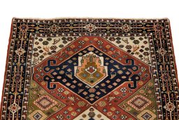 Surface texture of New Ghashghai rug with natural Wool and intricate pattern