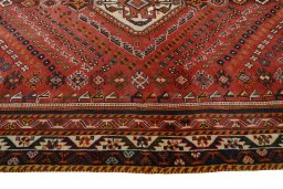 Full view of 2000s Ghashghai rug from Iran / Persia, 260 × 163 cm in Red tones