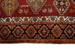 Central medallion detail of 2000s Ghashghai rug from Iran / Persia