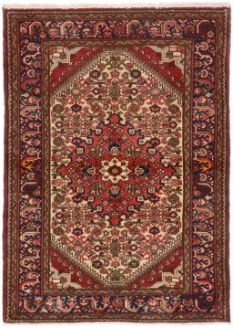 Full view of 1940s Hamedan rug from Iran / Persia, 152 × 108 cm in Cream tones