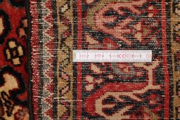 Full view of 1940s Hamedan rug from Iran / Persia, 152 × 108 cm in Cream tones