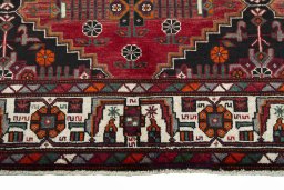Central medallion detail of 2000s Hamedan rug from Iran / Persia