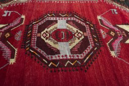 Central medallion detail of 2000s Hamedan rug from Iran / Persia