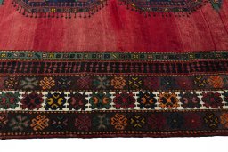 Close-up detail of 2000s Hamedan rug from Iran / Persia showing Wool weave