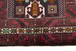 Central medallion detail of 2000s Hamedan rug from Iran / Persia