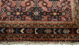 Central medallion detail of 2000s Hamedan rug from Iran / Persia