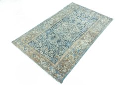 Corner detail of 1950s Hamedan rug showing border pattern and Wool pile