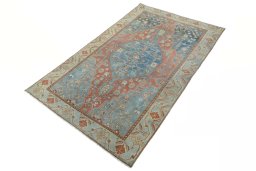 Corner detail of 1950s Hamedan rug showing border pattern and Wool pile