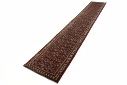 Corner detail of New Hamedan rug showing border pattern and Wool pile