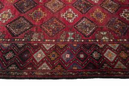 Central medallion detail of 1970s Hamedan rug from Iran / Persia
