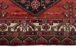 Central medallion detail of 1970s Hamedan rug from Iran / Persia