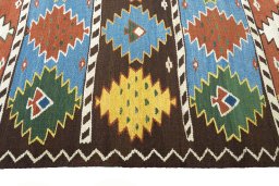 Close-up detail of New Hamedan rug from Iran / Persia showing Wool weave