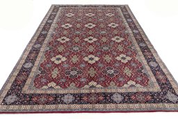 Surface texture of New Hamedan rug with natural Cork and intricate pattern