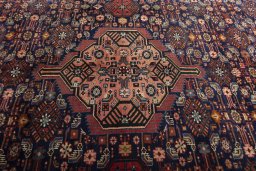 Central medallion detail of 2000s Hamedan rug from Iran / Persia