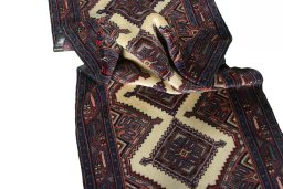 Corner detail of New Hamedan rug showing border pattern and Wool pile