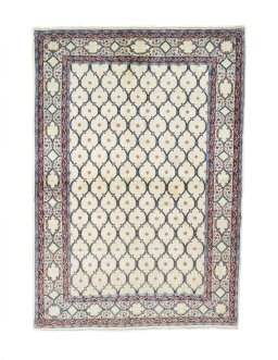 Full view of 1970s Hamedan rug from Iran / Persia, 200 × 140 cm in Beige tones