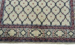 Central medallion detail of 1970s Hamedan rug from Iran / Persia